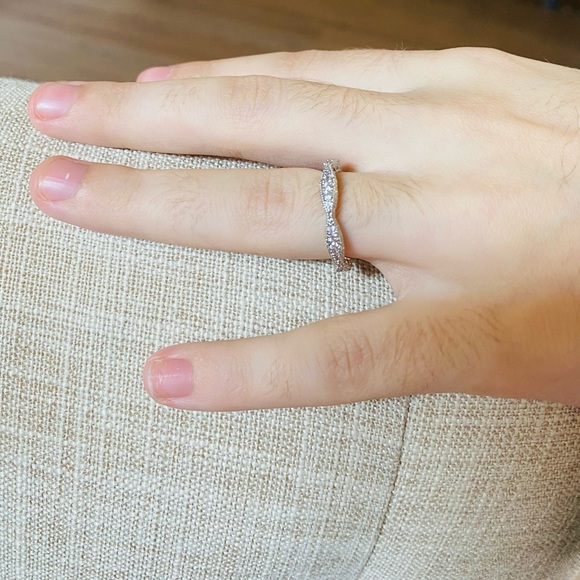 New .925 Silver White Sapphire Band Ring - Picture 6 of 7